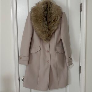 Elegant Beige Coat with Removable Faux Fur Collar